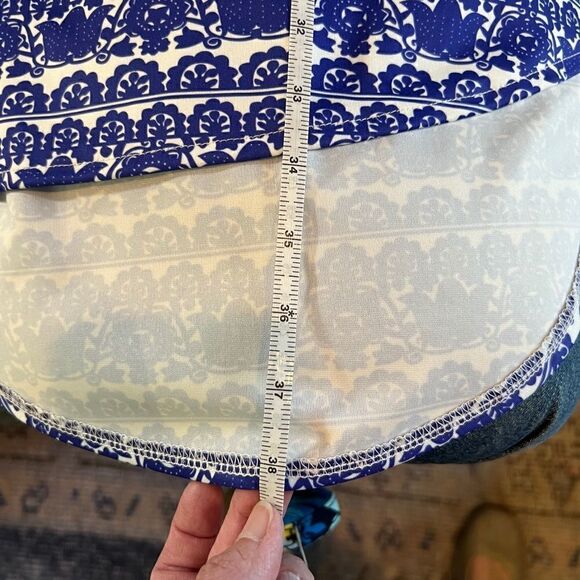 Ginny Blue and white mandala dress - Picture 9 of 11